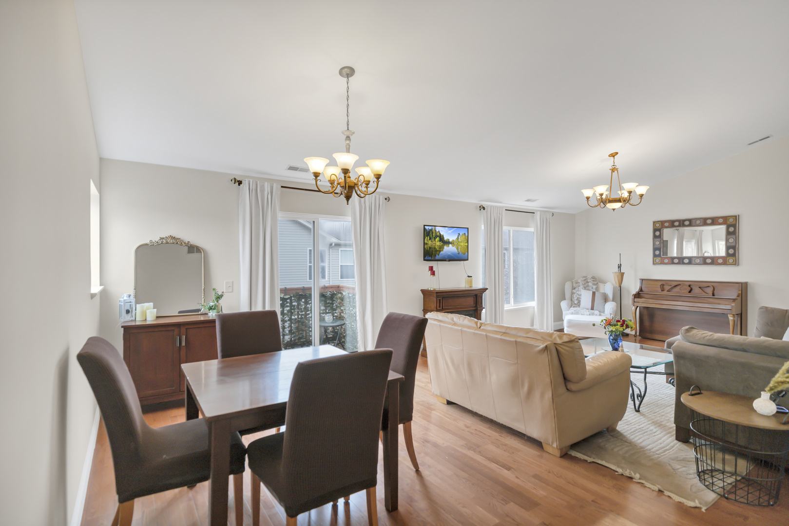 3355 Blue Ridge Drive, Carpentersville, IL 60110