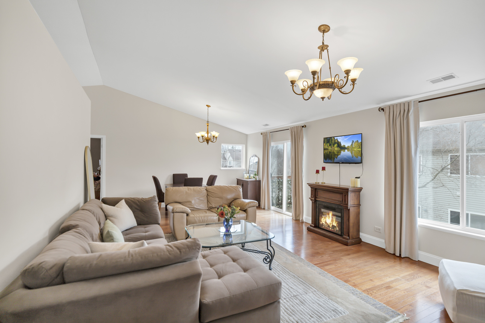 3355 Blue Ridge Drive, Carpentersville, IL 60110