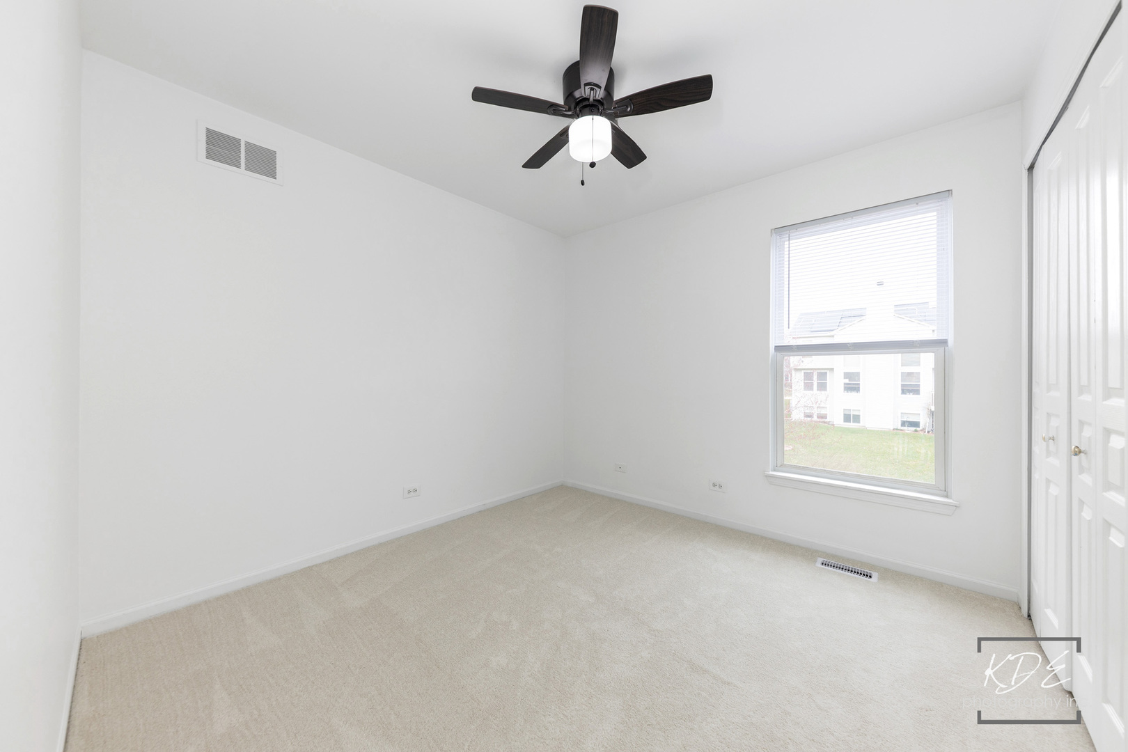 1110 OAKHILL Drive, Aurora, IL 60502