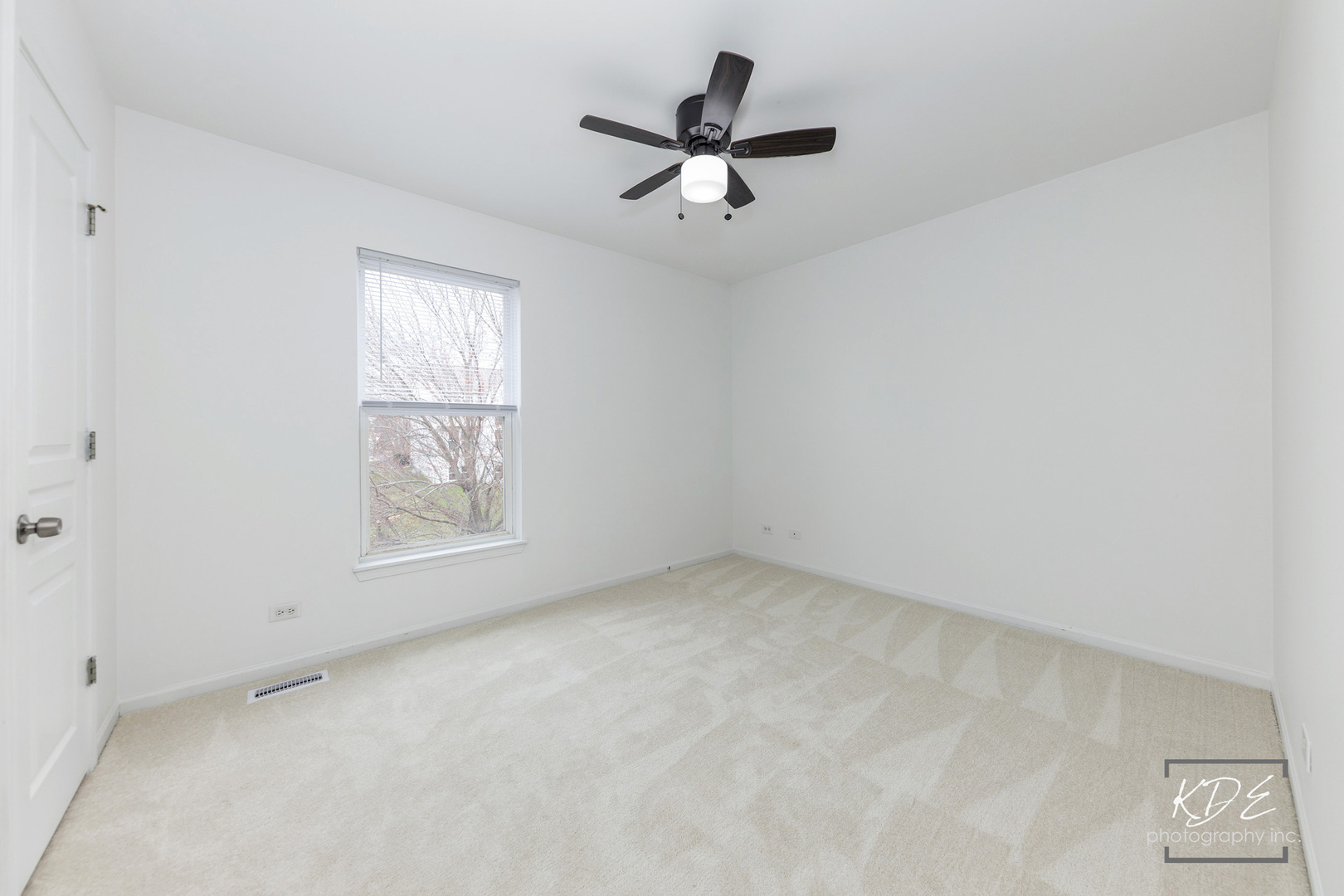 1110 OAKHILL Drive, Aurora, IL 60502