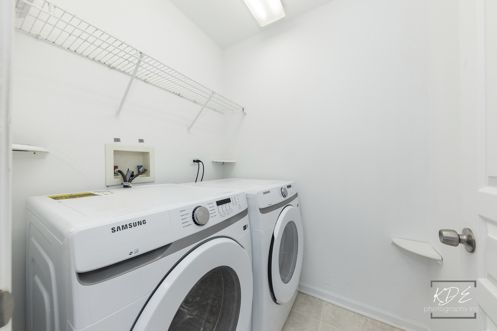 1110 OAKHILL Drive, Aurora, IL 60502