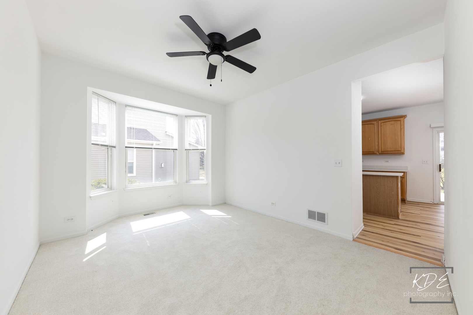 1110 OAKHILL Drive, Aurora, IL 60502