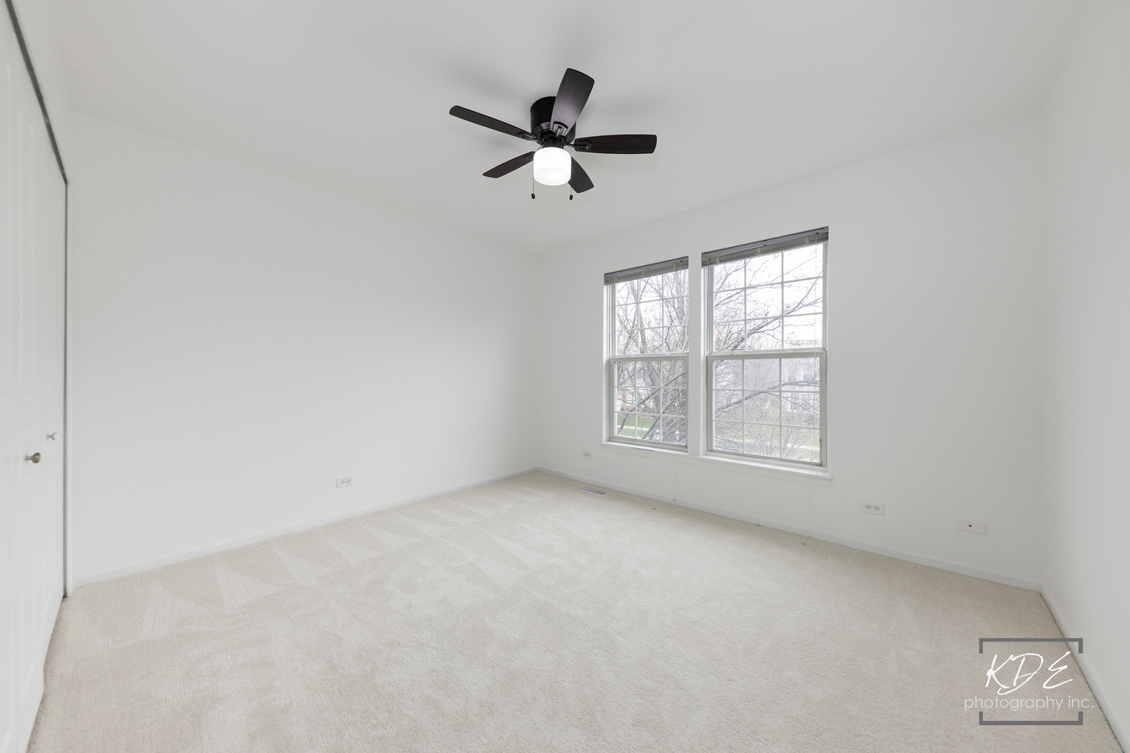 1110 OAKHILL Drive, Aurora, IL 60502