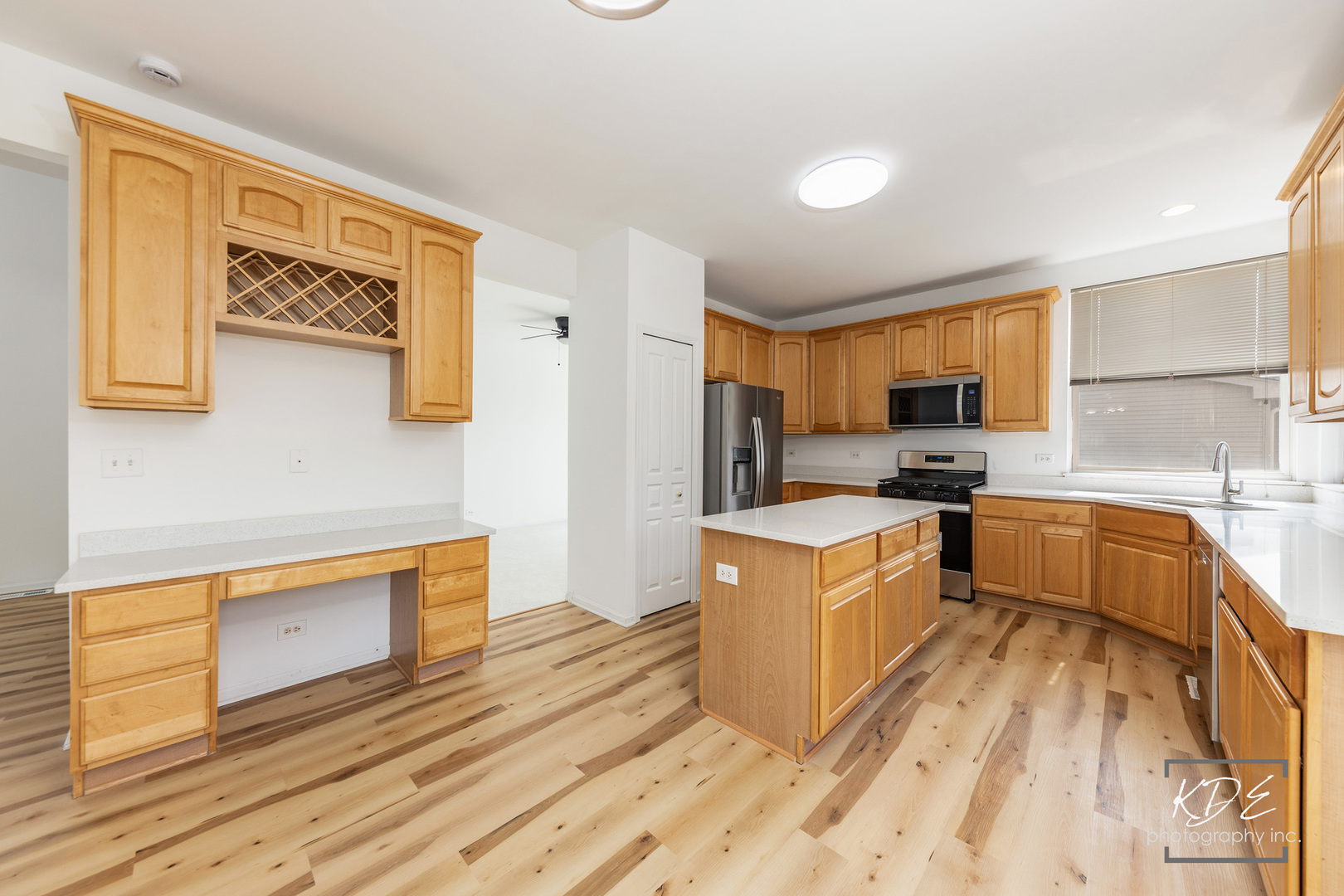 1110 OAKHILL Drive, Aurora, IL 60502