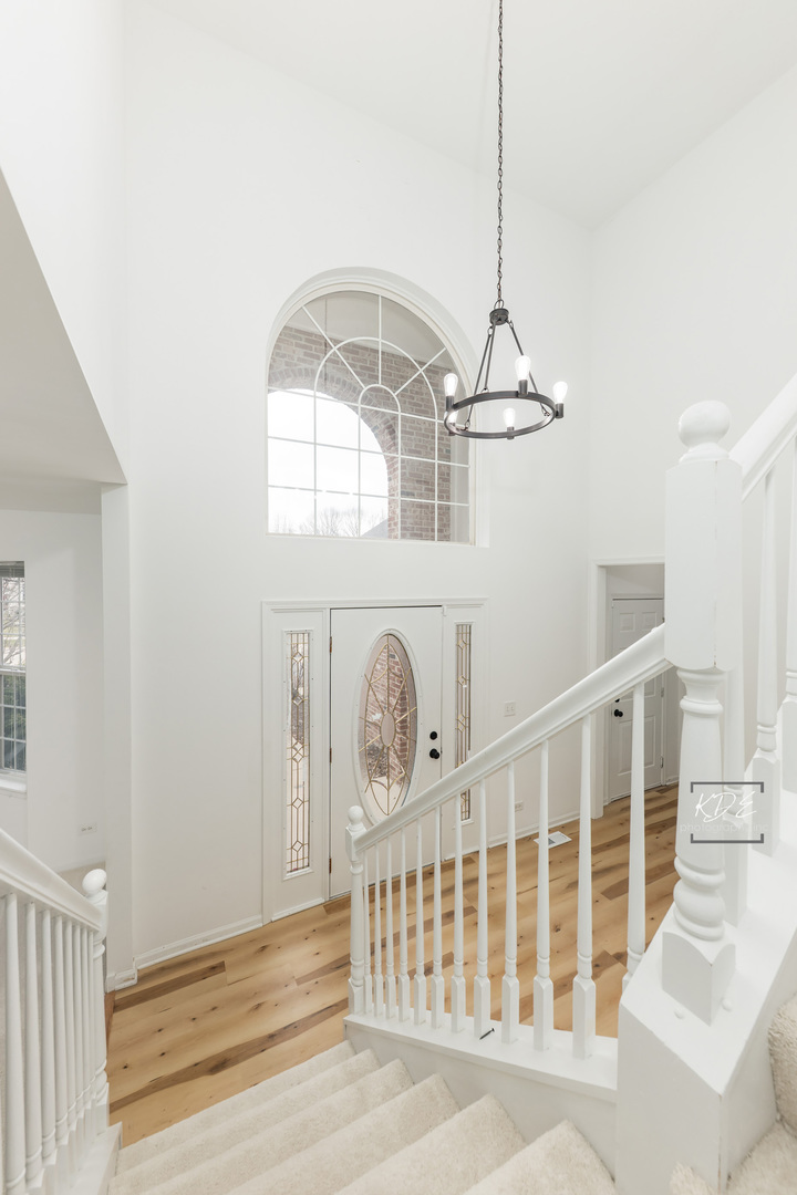 1110 OAKHILL Drive, Aurora, IL 60502