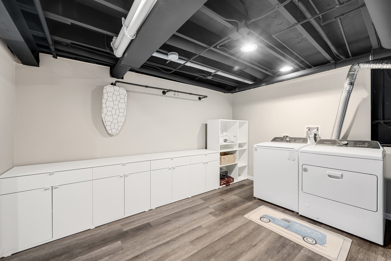 6213 Leonard Avenue, Downers Grove, IL 60516