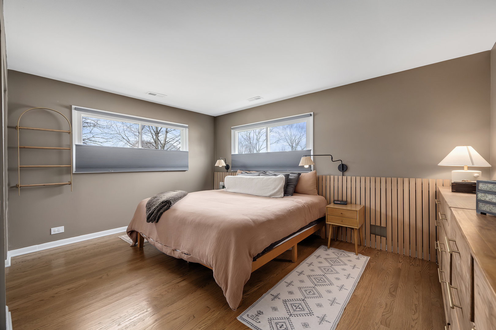 6213 Leonard Avenue, Downers Grove, IL 60516