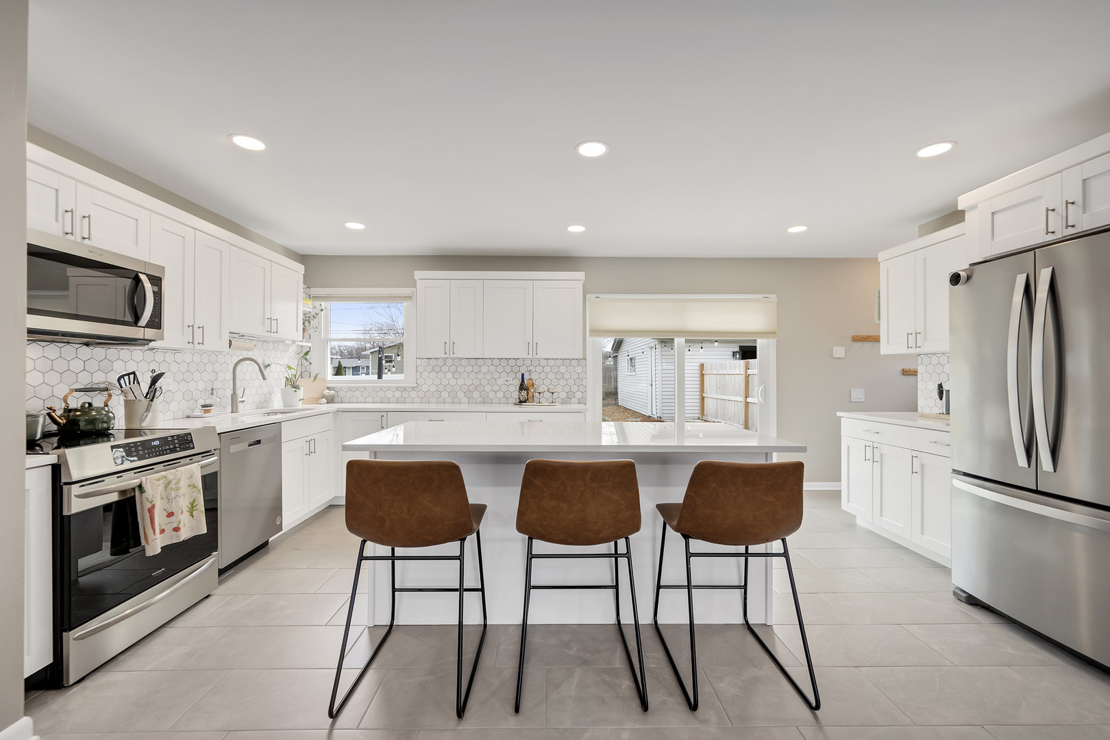 6213 Leonard Avenue, Downers Grove, IL 60516