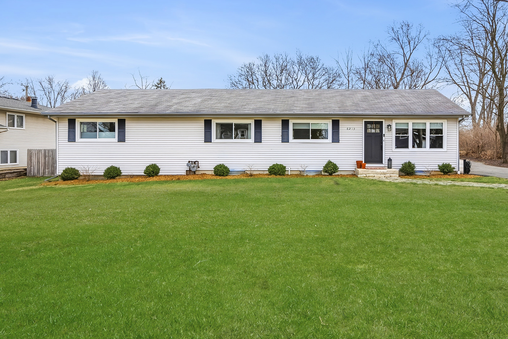 6213 Leonard Avenue, Downers Grove, IL 60516