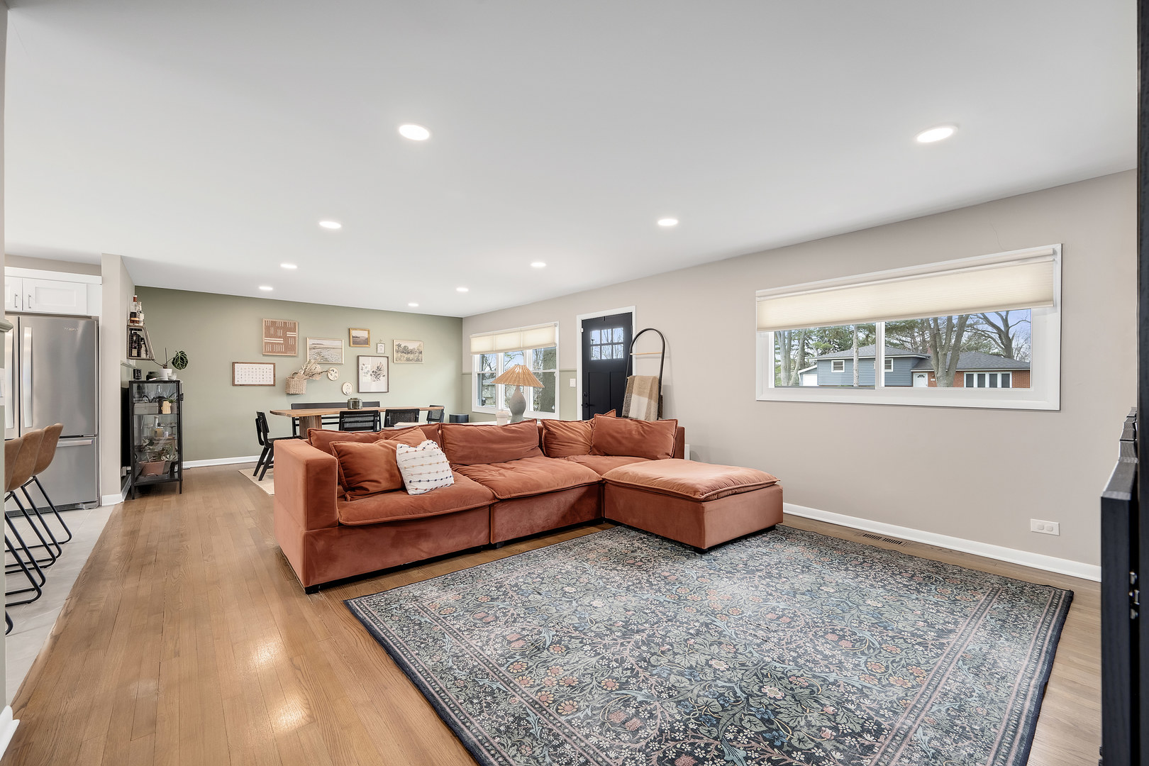 6213 Leonard Avenue, Downers Grove, IL 60516