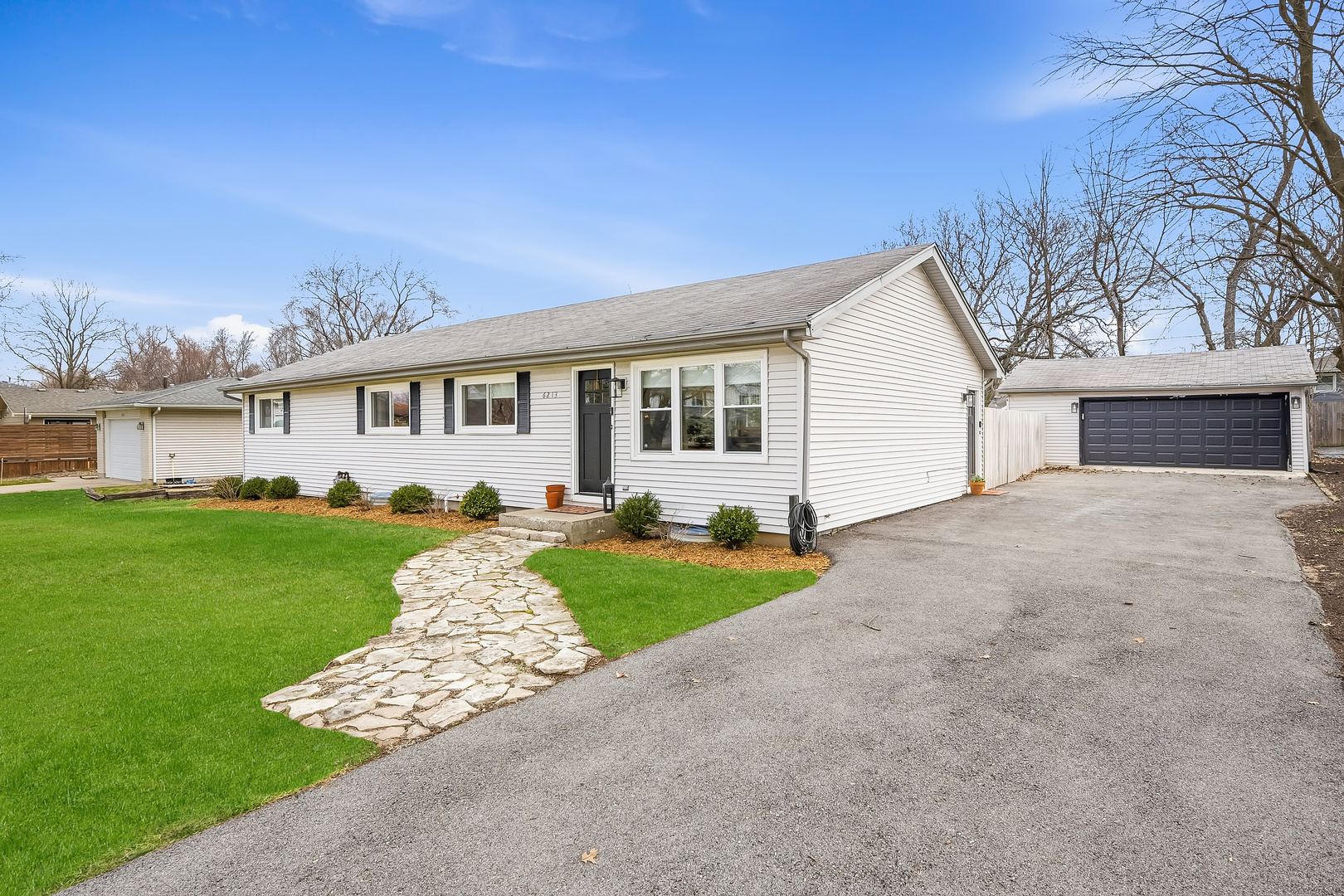 6213 Leonard Avenue, Downers Grove, IL 60516