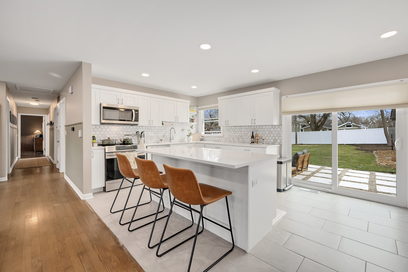 6213 Leonard Avenue, Downers Grove, IL 60516