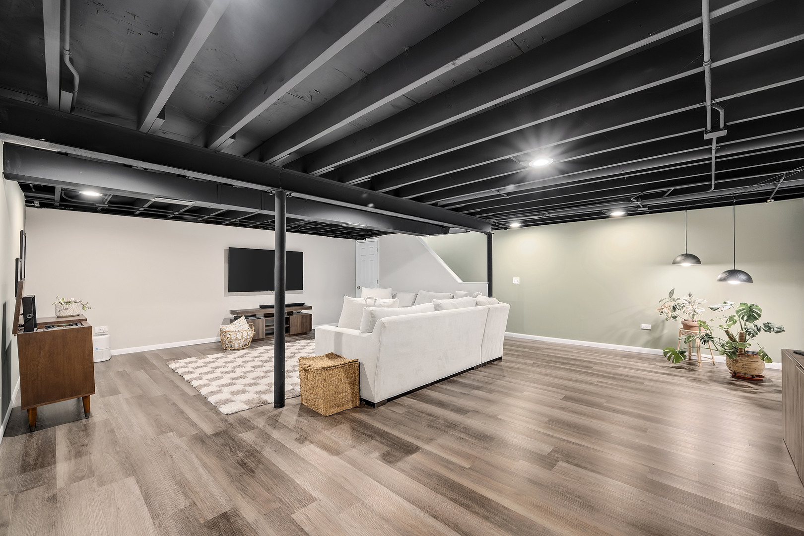 6213 Leonard Avenue, Downers Grove, IL 60516