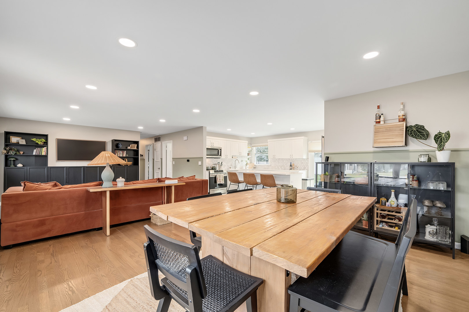 6213 Leonard Avenue, Downers Grove, IL 60516