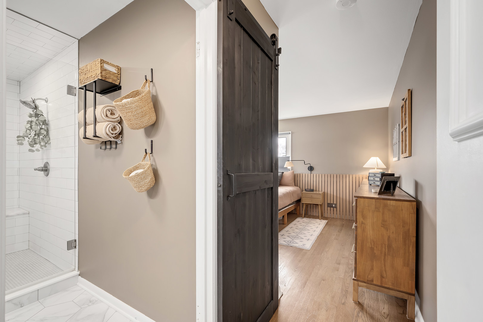 6213 Leonard Avenue, Downers Grove, IL 60516