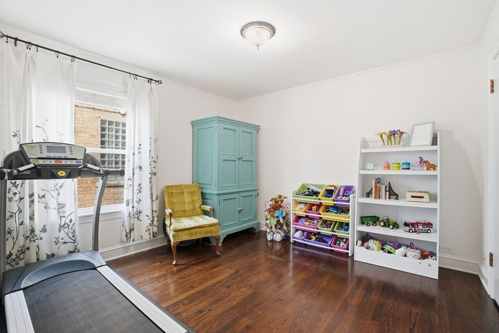 7555 W Isham Avenue, Chicago, IL 60631