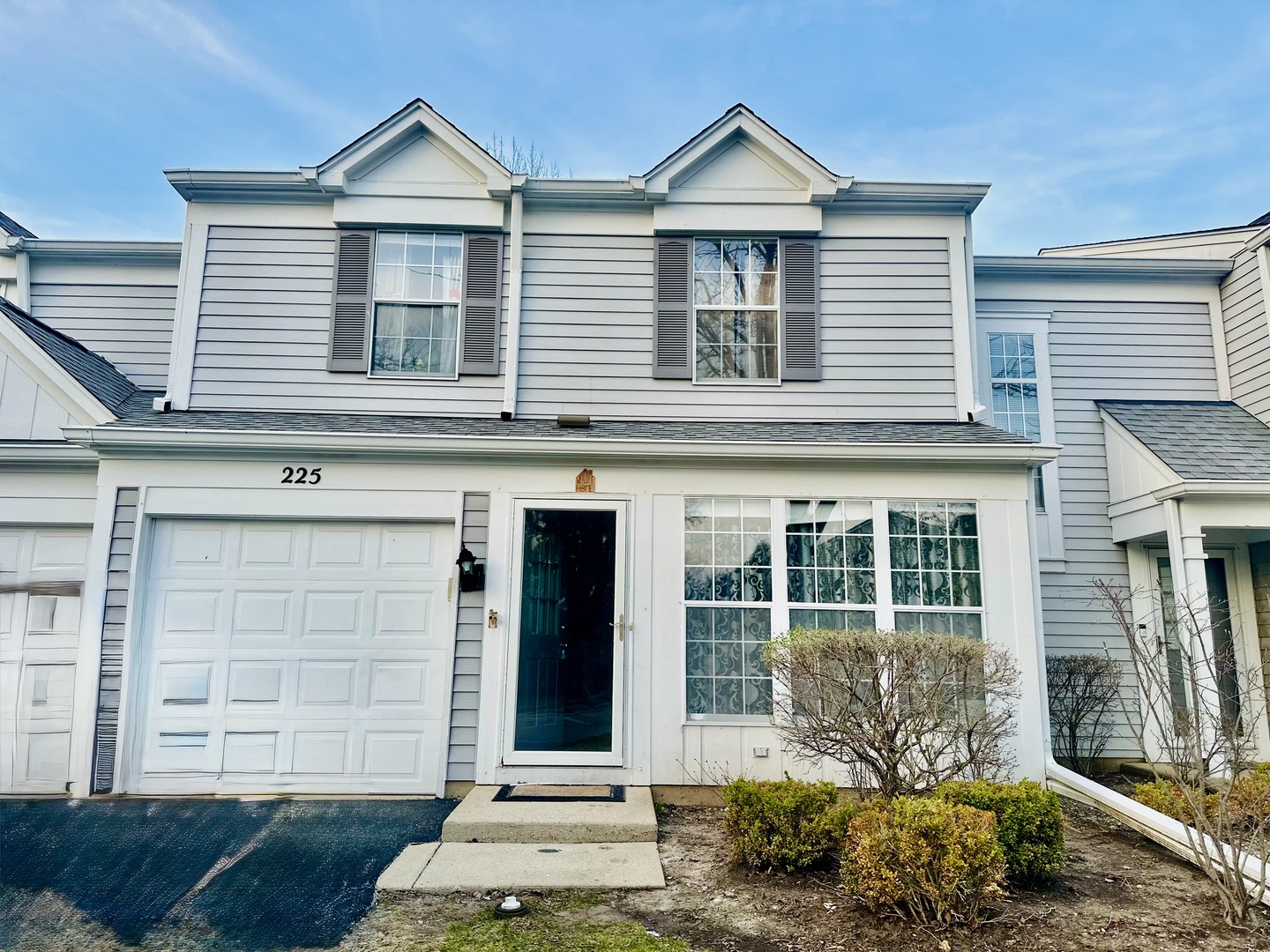 225 Port Royal Circle #225, Aurora, IL 60504