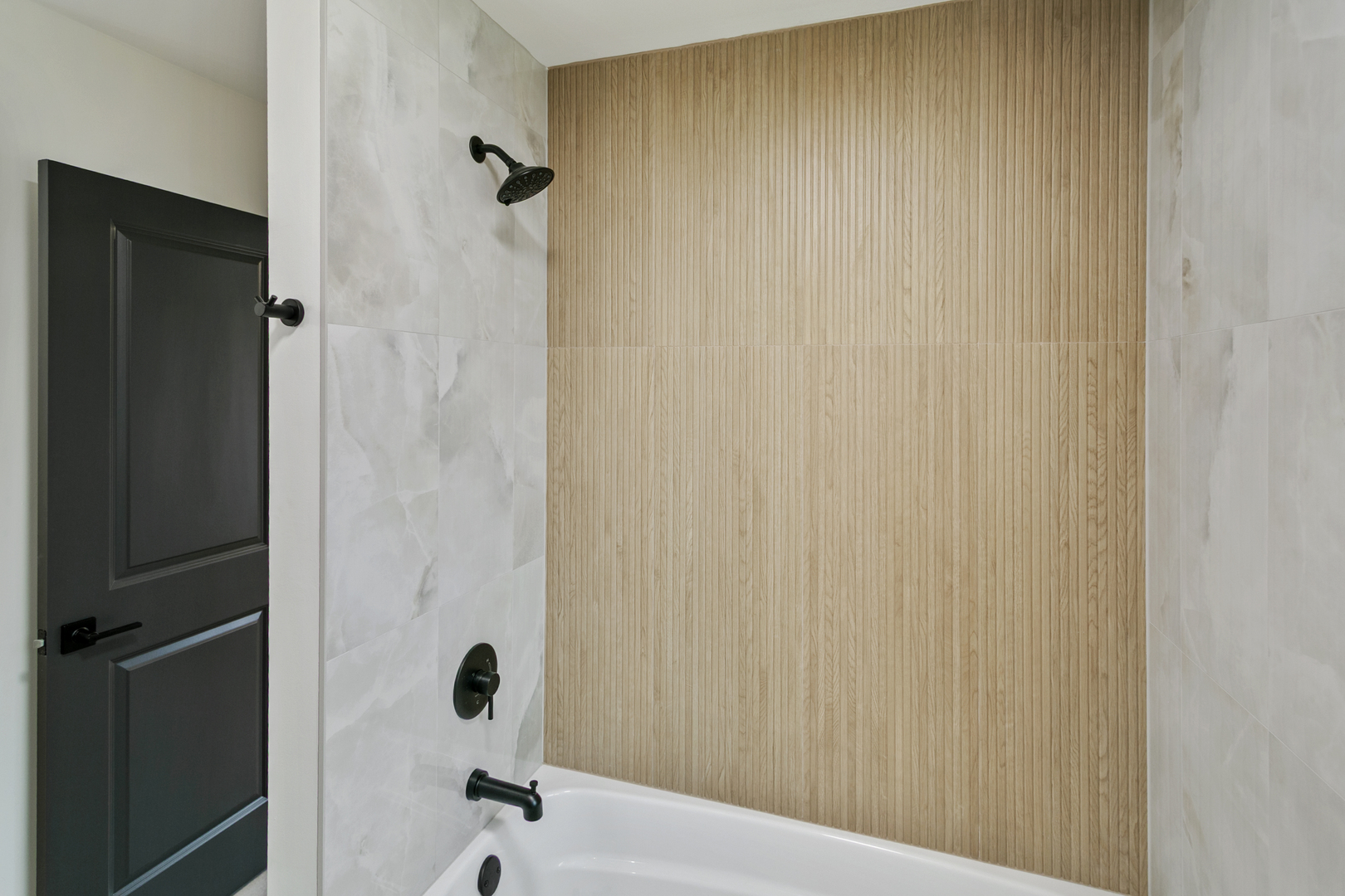 212 S River Road, Naperville, IL 60540