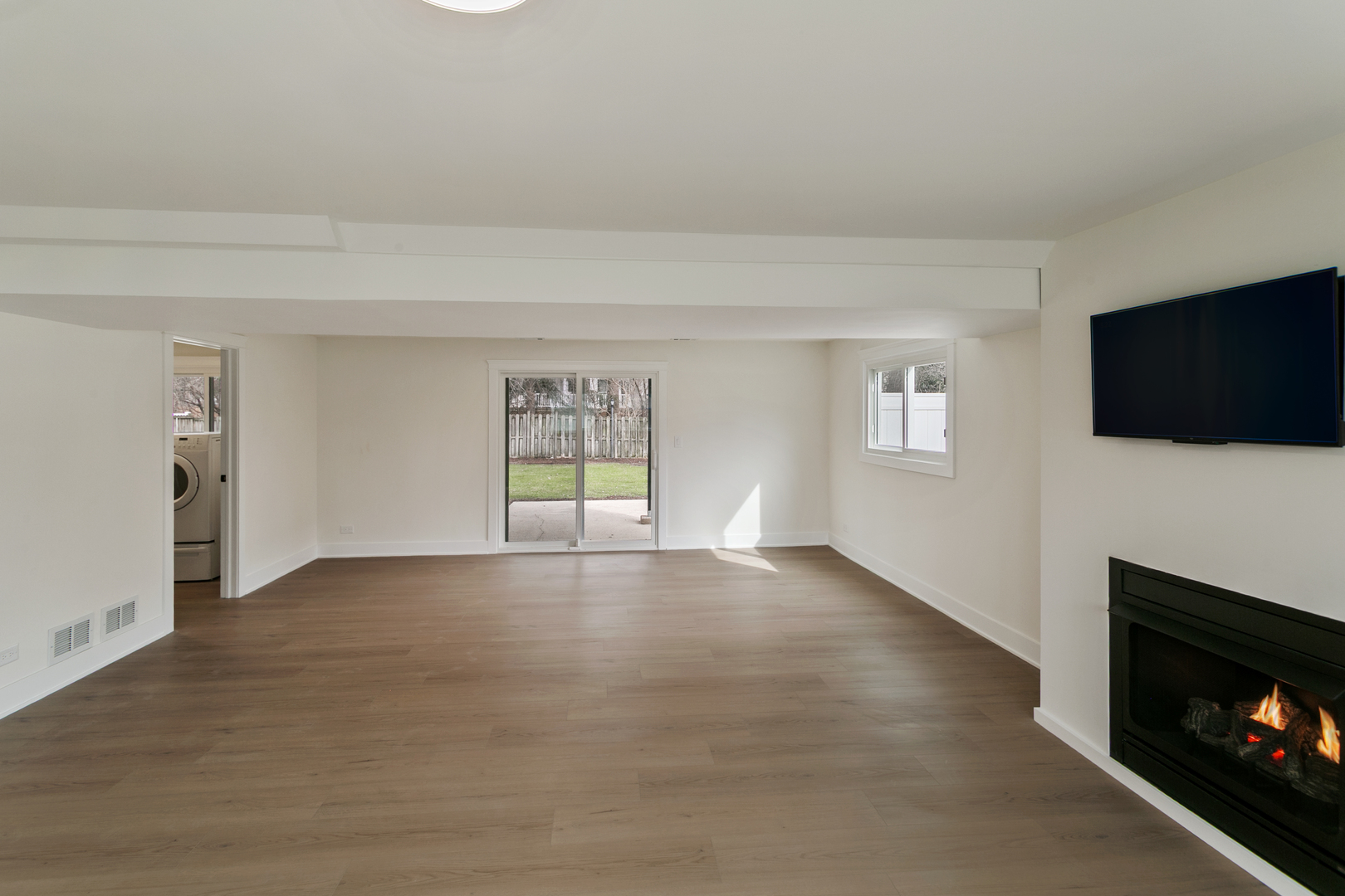 212 S River Road, Naperville, IL 60540