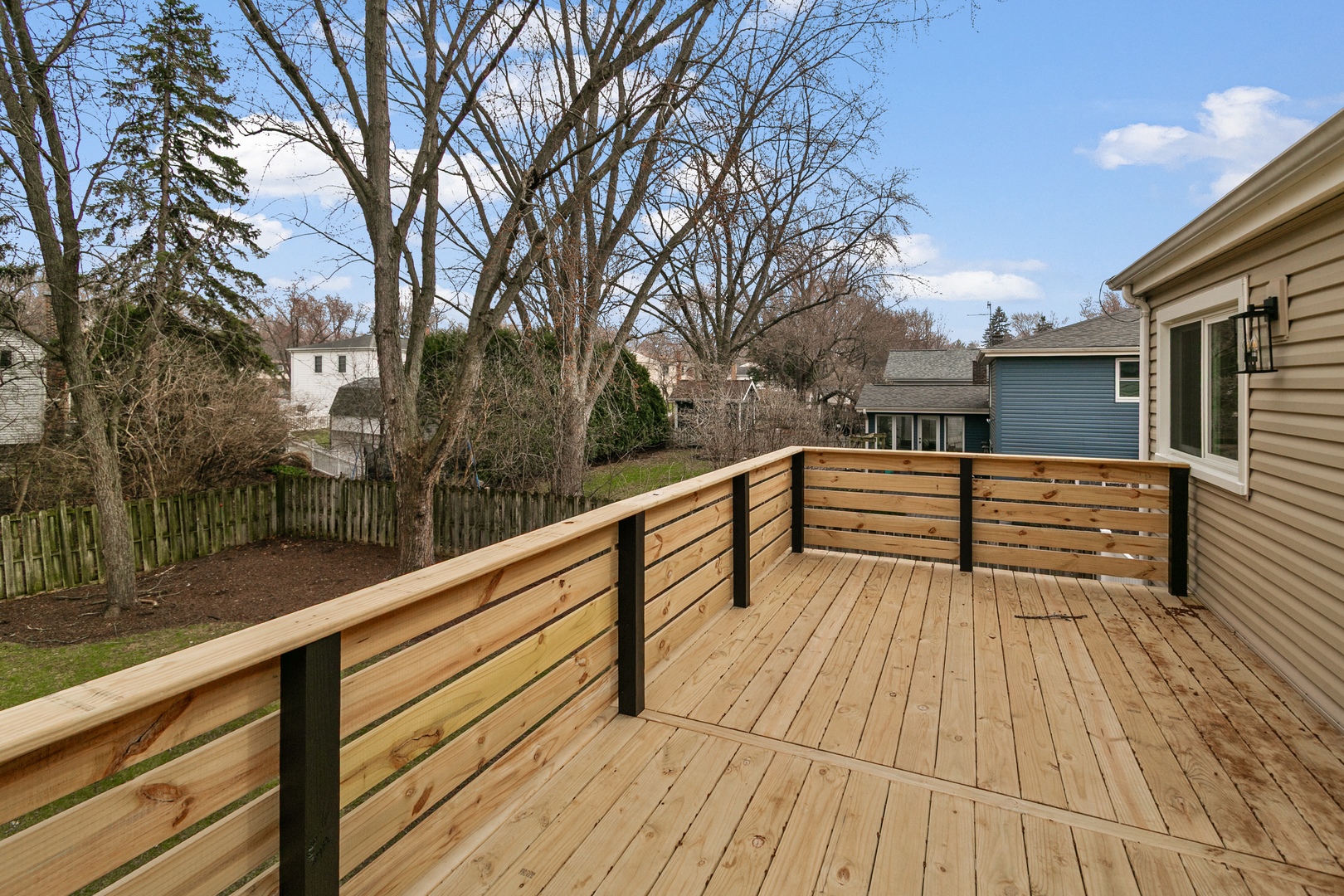 212 S River Road, Naperville, IL 60540