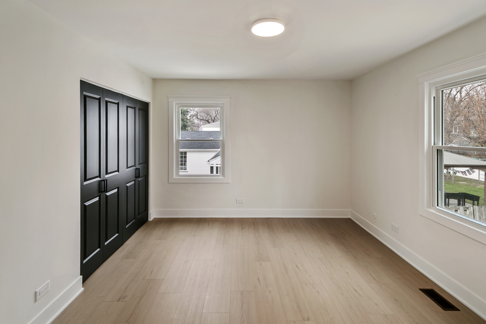 212 S River Road, Naperville, IL 60540