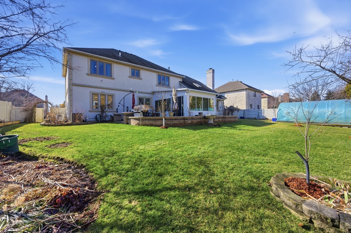 912 Stonebridge Way, Woodridge, IL 60517