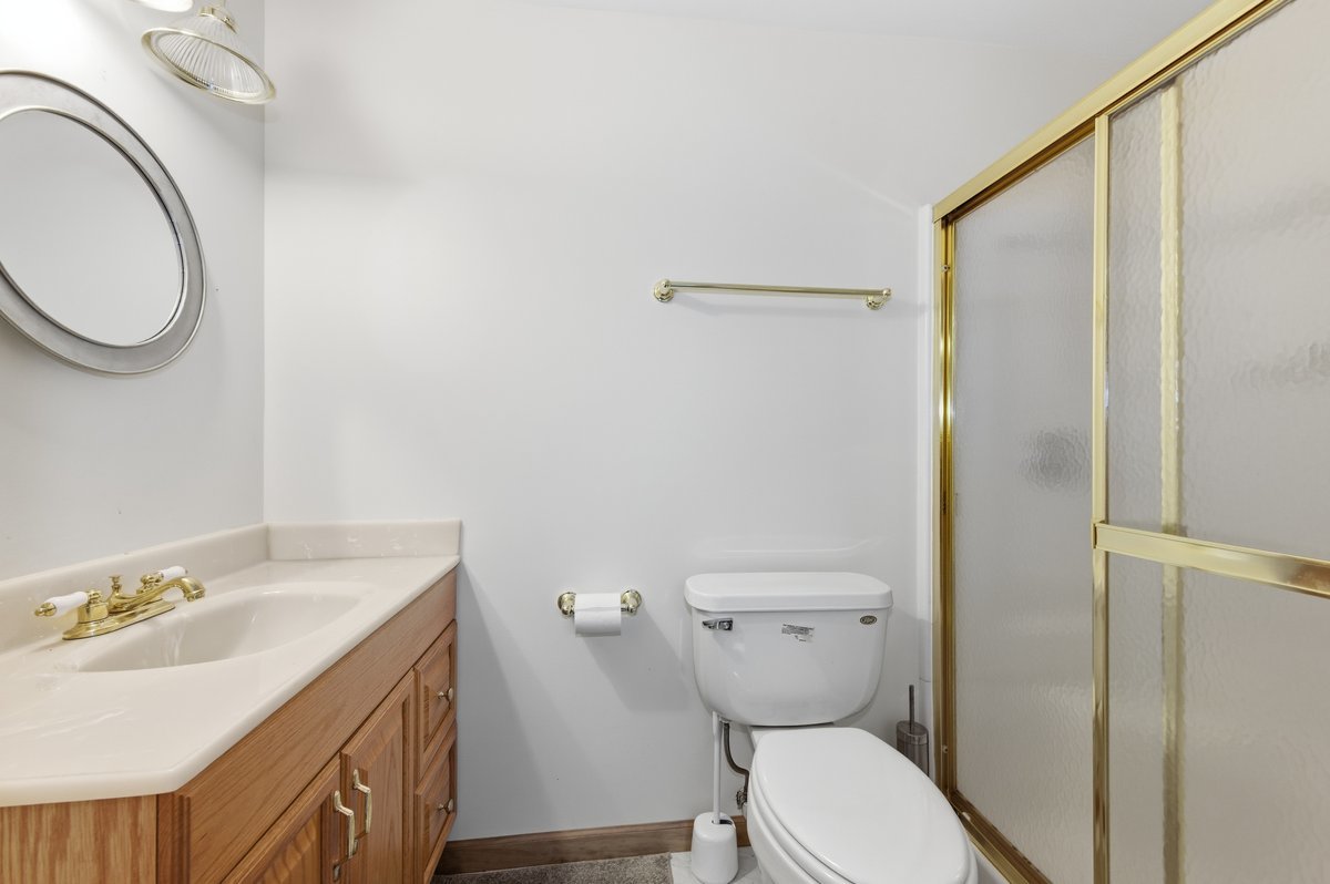 912 Stonebridge Way, Woodridge, IL 60517