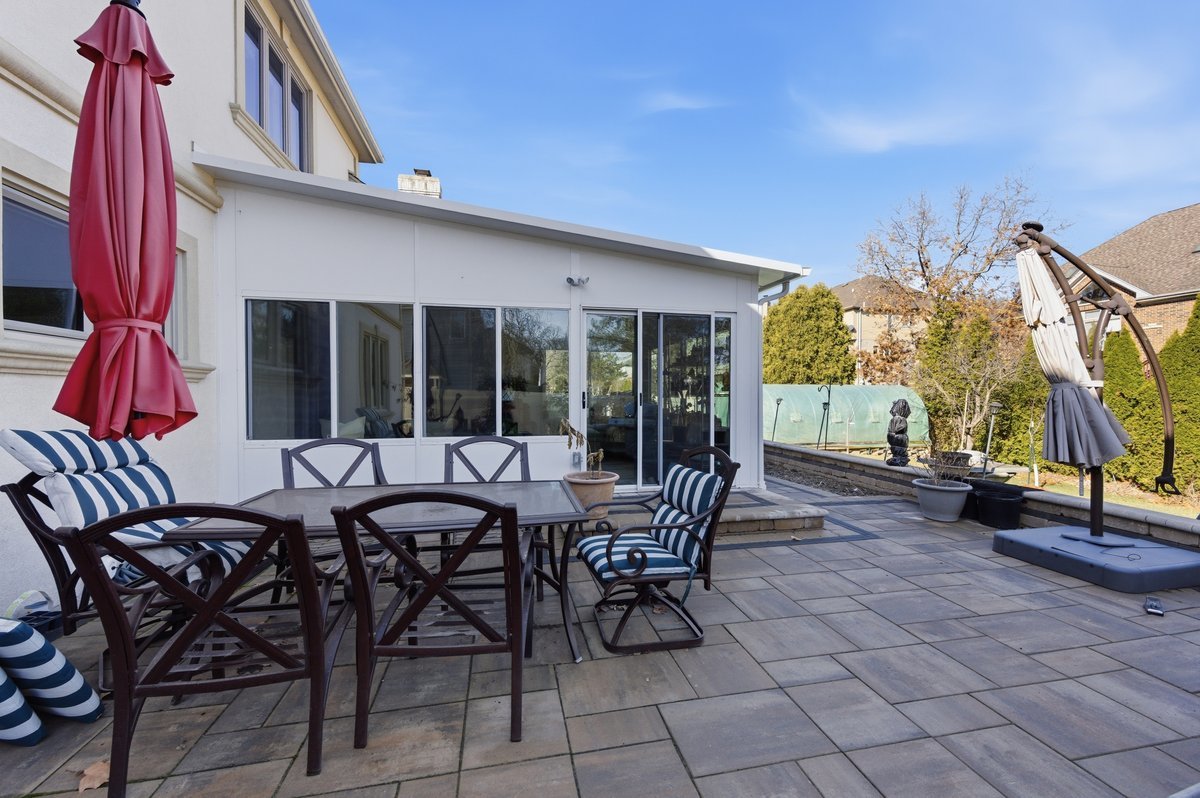 912 Stonebridge Way, Woodridge, IL 60517