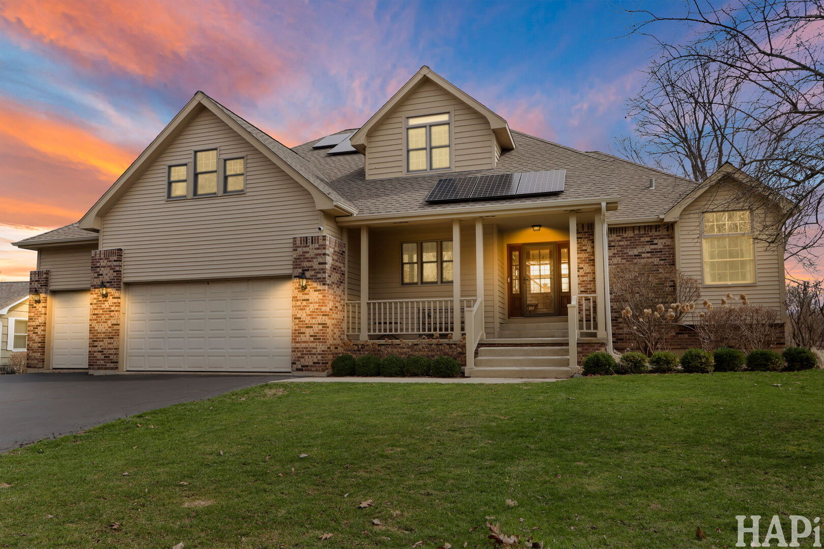 202 Country Club Drive, McHenry, IL 60050