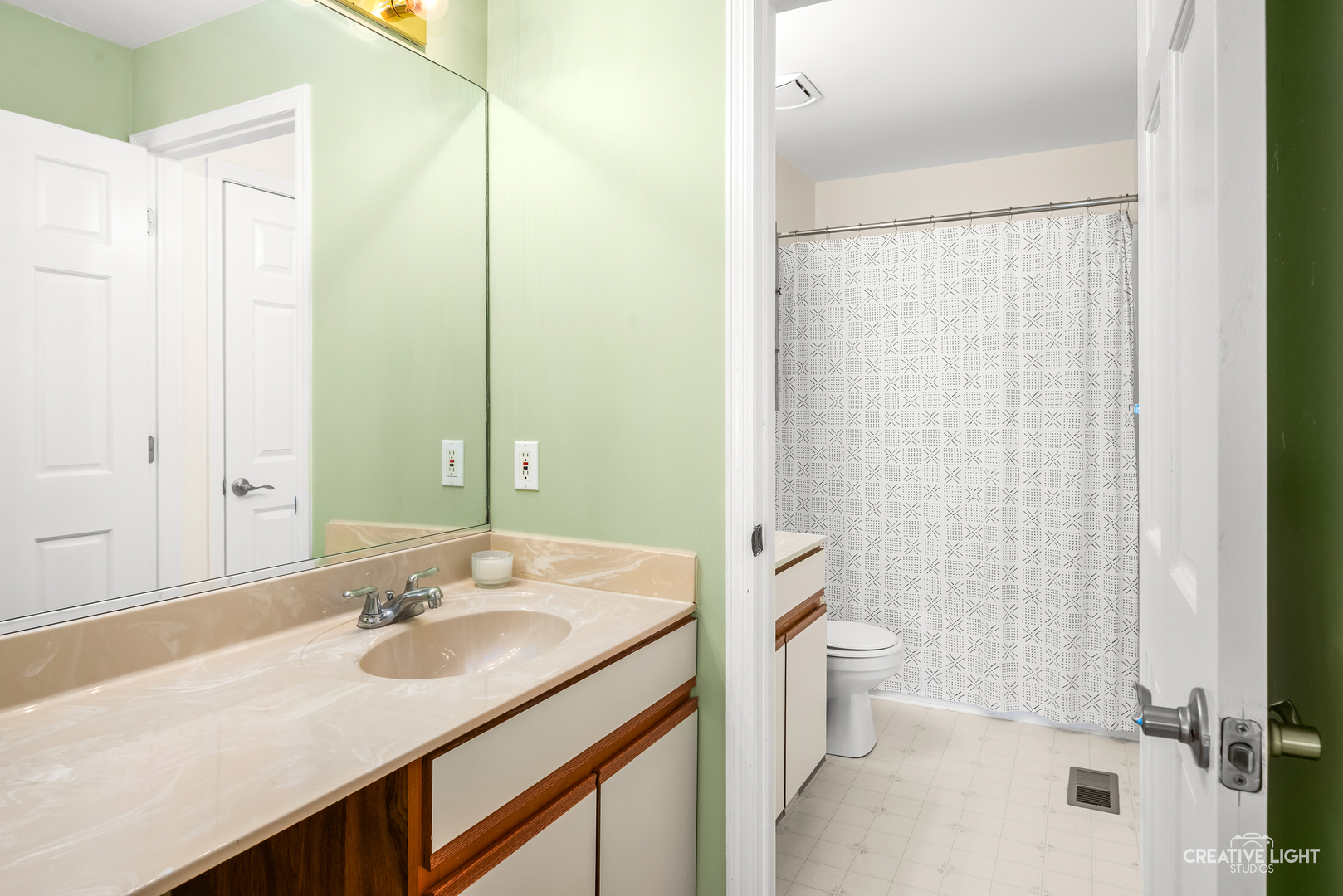 208 Maple Street #C, Sugar Grove, IL 60554