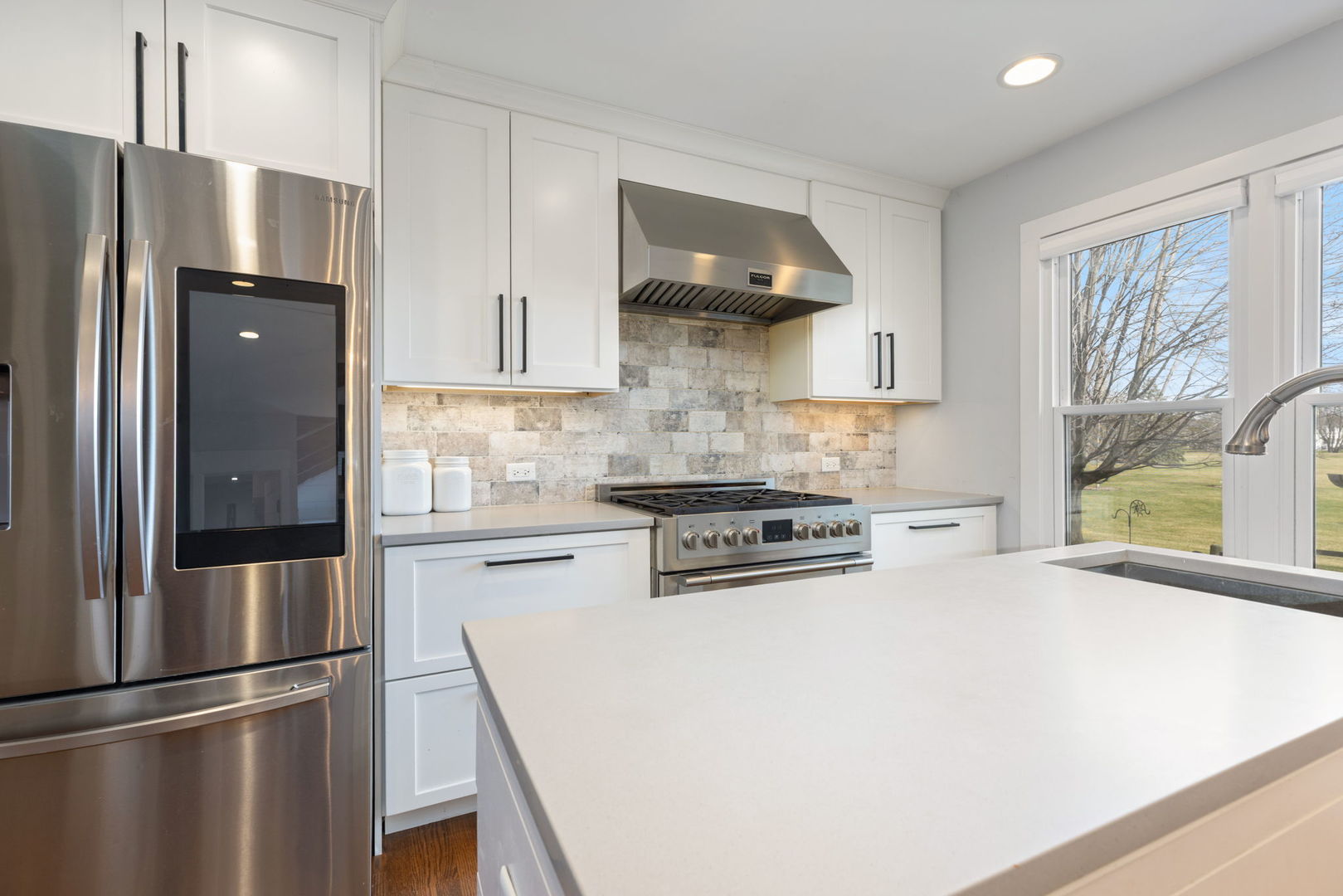 2436 Newport Drive, Naperville, IL 60565