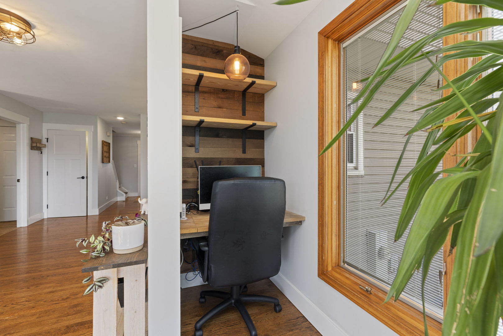 2436 Newport Drive, Naperville, IL 60565