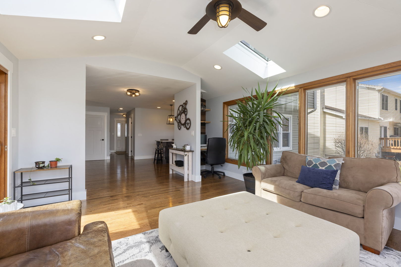 2436 Newport Drive, Naperville, IL 60565