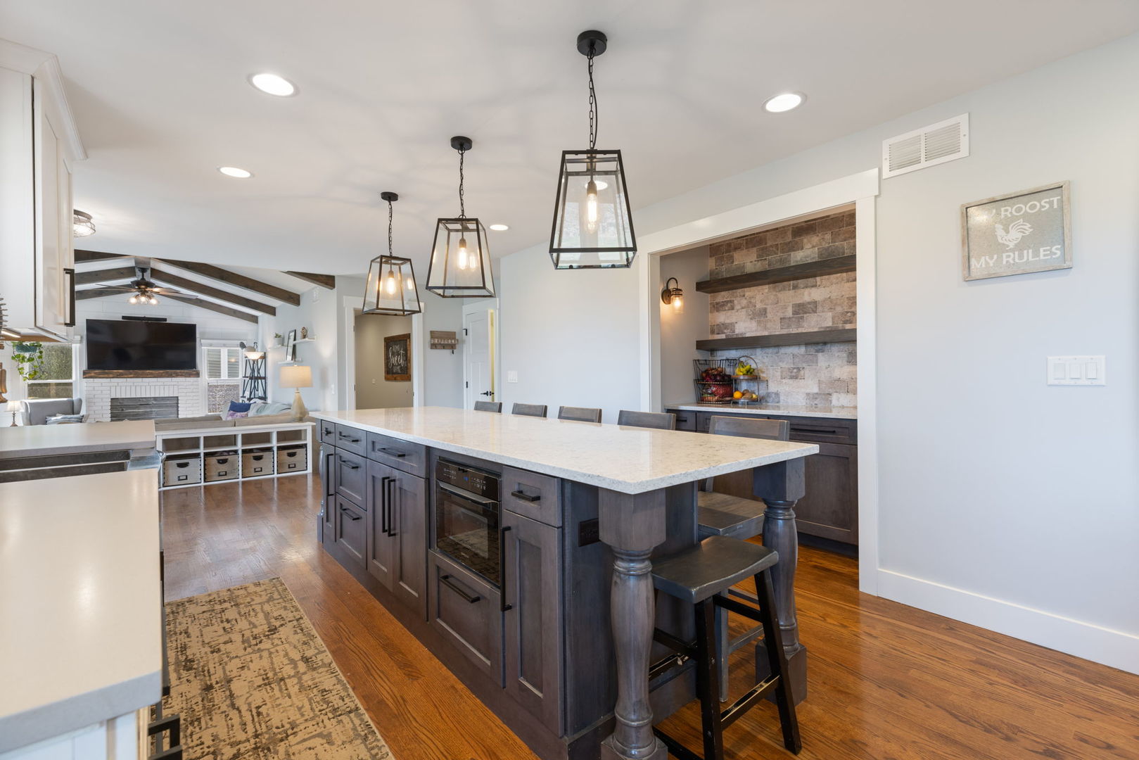 2436 Newport Drive, Naperville, IL 60565