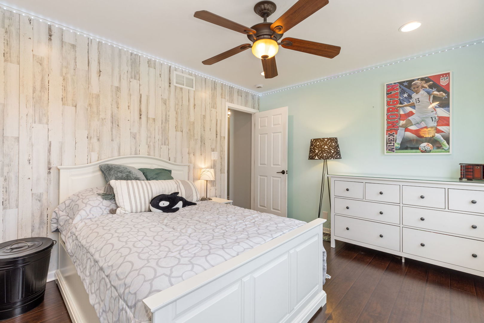 2436 Newport Drive, Naperville, IL 60565