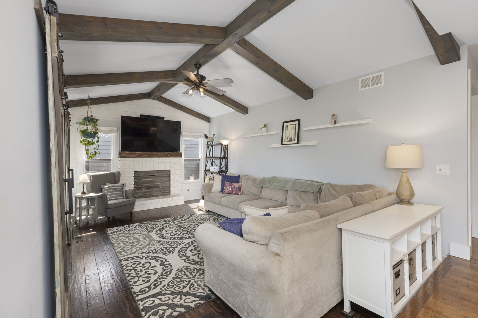 2436 Newport Drive, Naperville, IL 60565