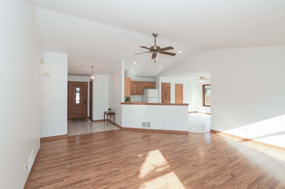 3502 Ridge Road, Island Lake, IL 60042