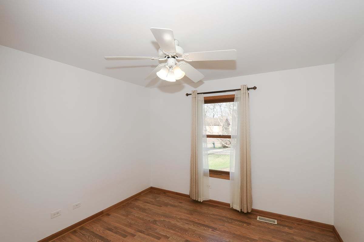 3502 Ridge Road, Island Lake, IL 60042