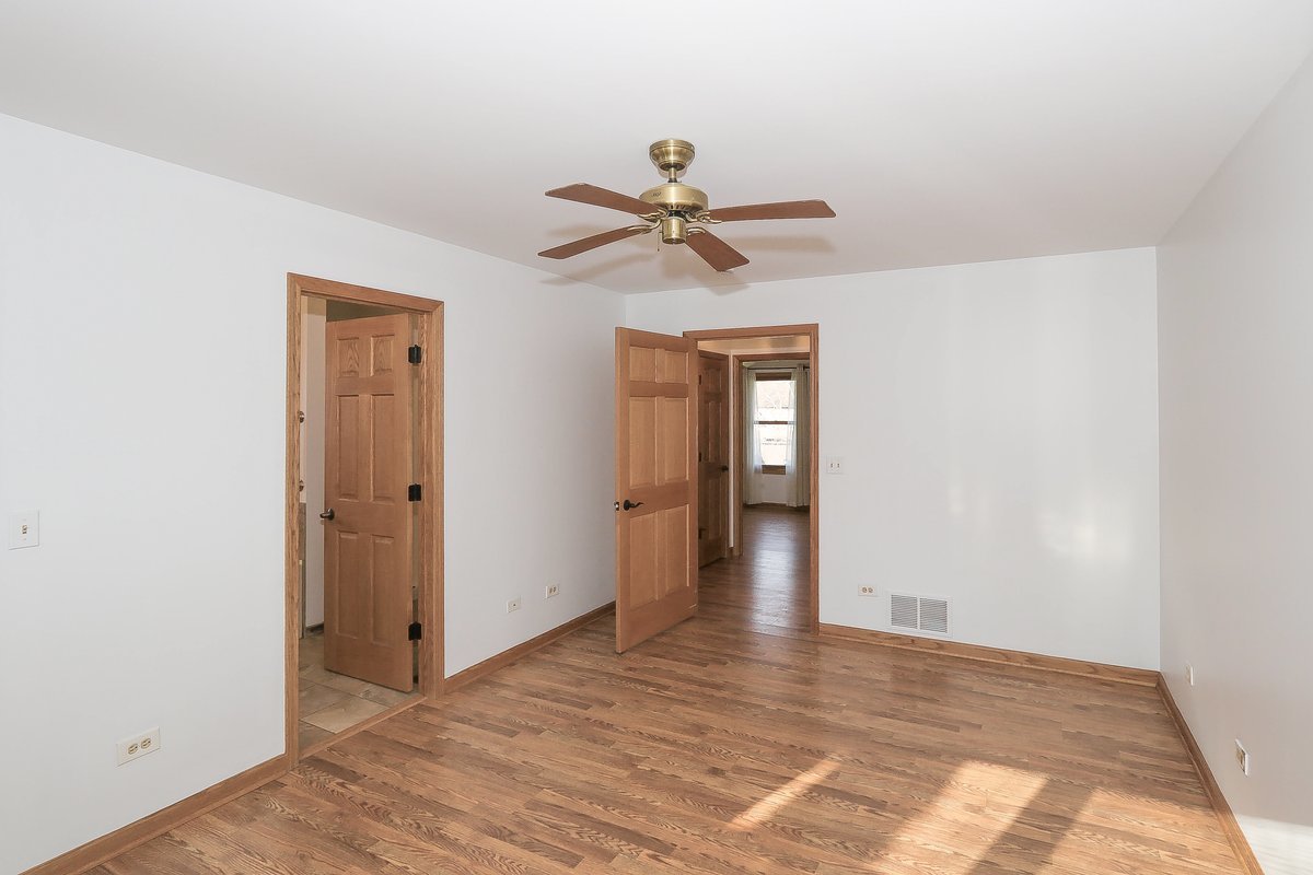 3502 Ridge Road, Island Lake, IL 60042