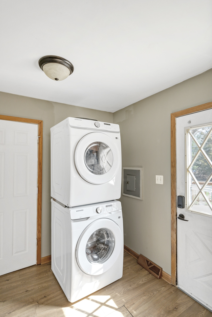 3410 WOODLAND Circle, Island Lake, IL 60042