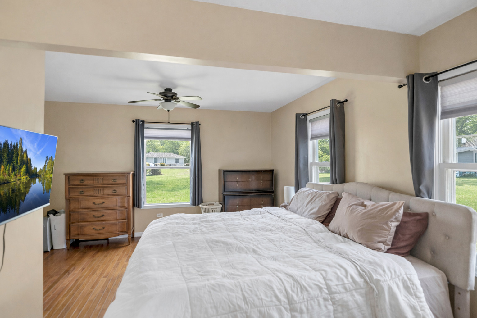 3410 WOODLAND Circle, Island Lake, IL 60042