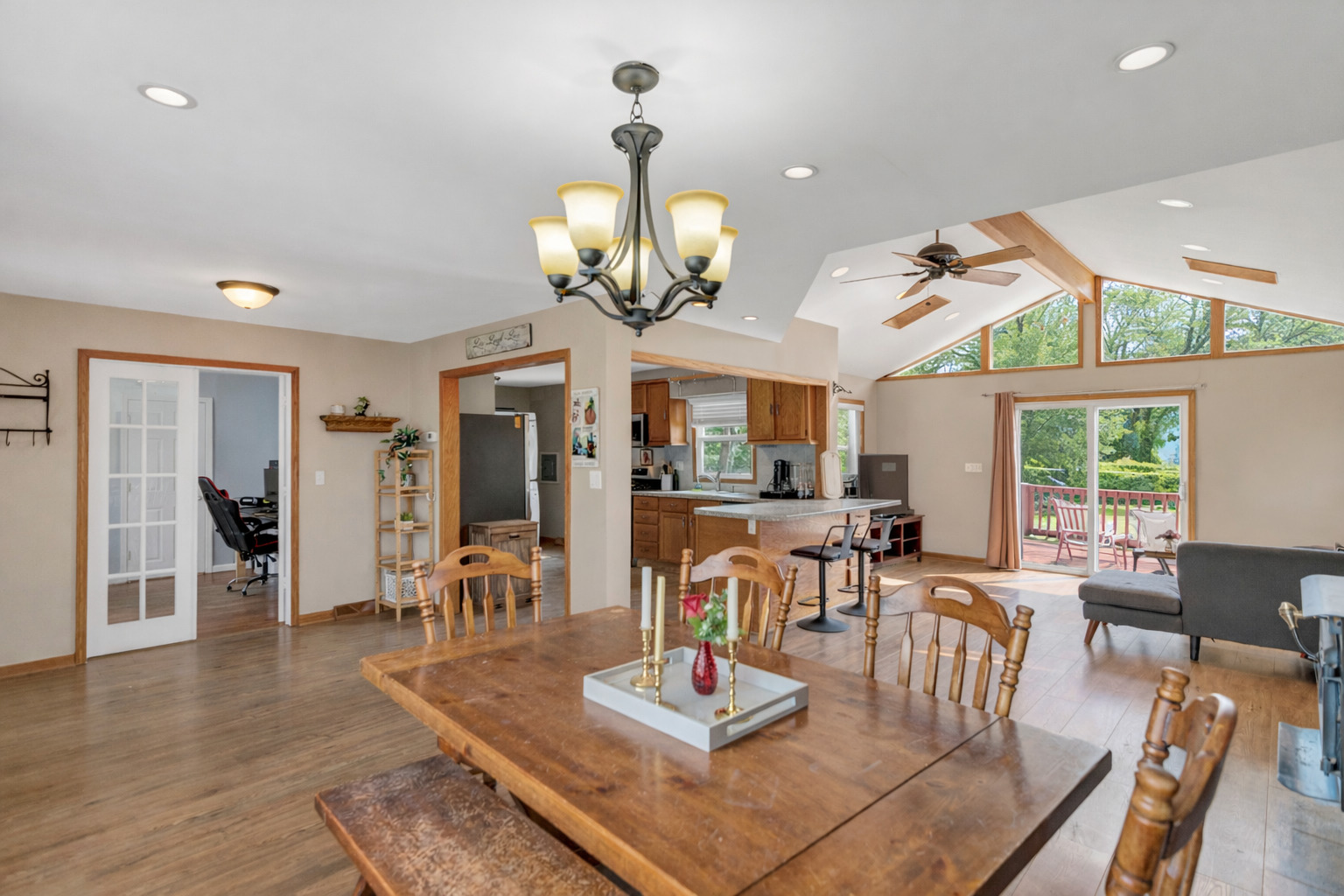 3410 WOODLAND Circle, Island Lake, IL 60042