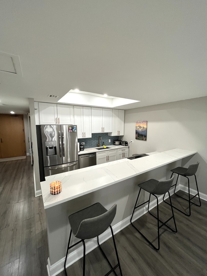 680 N Lake Shore Drive #817, Chicago, IL 60611