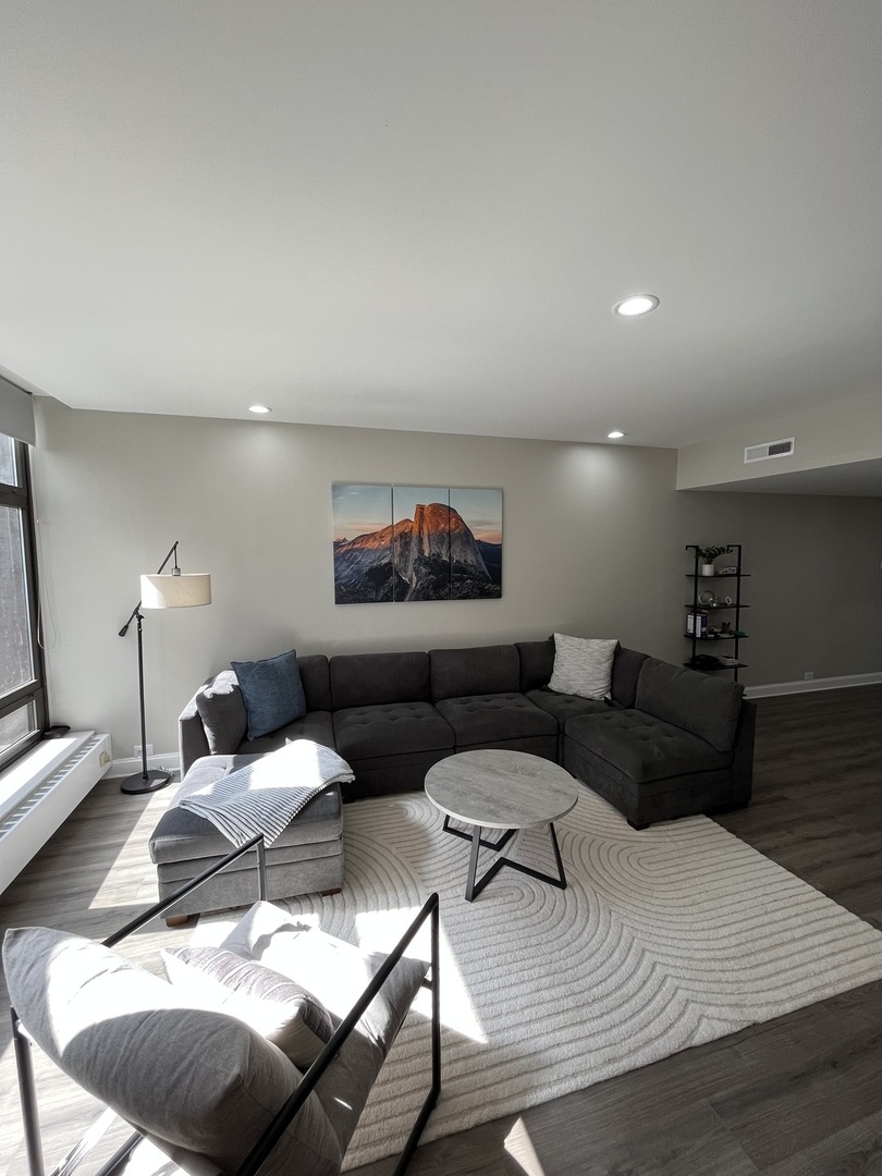 680 N Lake Shore Drive #817, Chicago, IL 60611