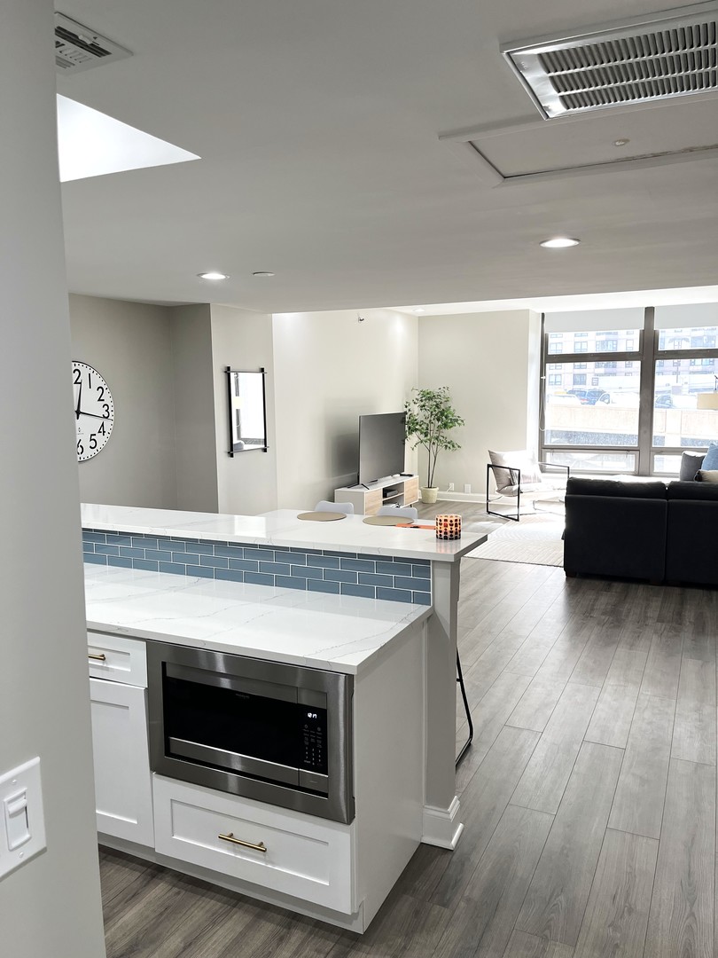 680 N Lake Shore Drive #817, Chicago, IL 60611