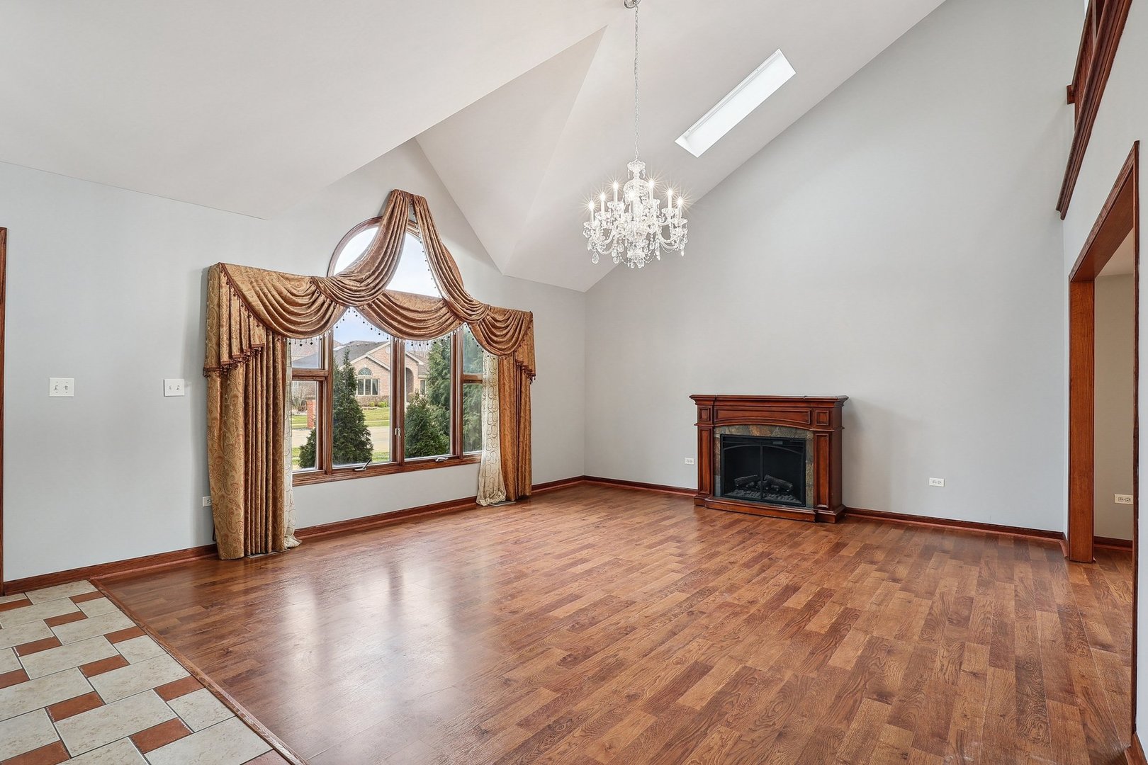 9024 Witham Lane, Woodridge, IL 60517