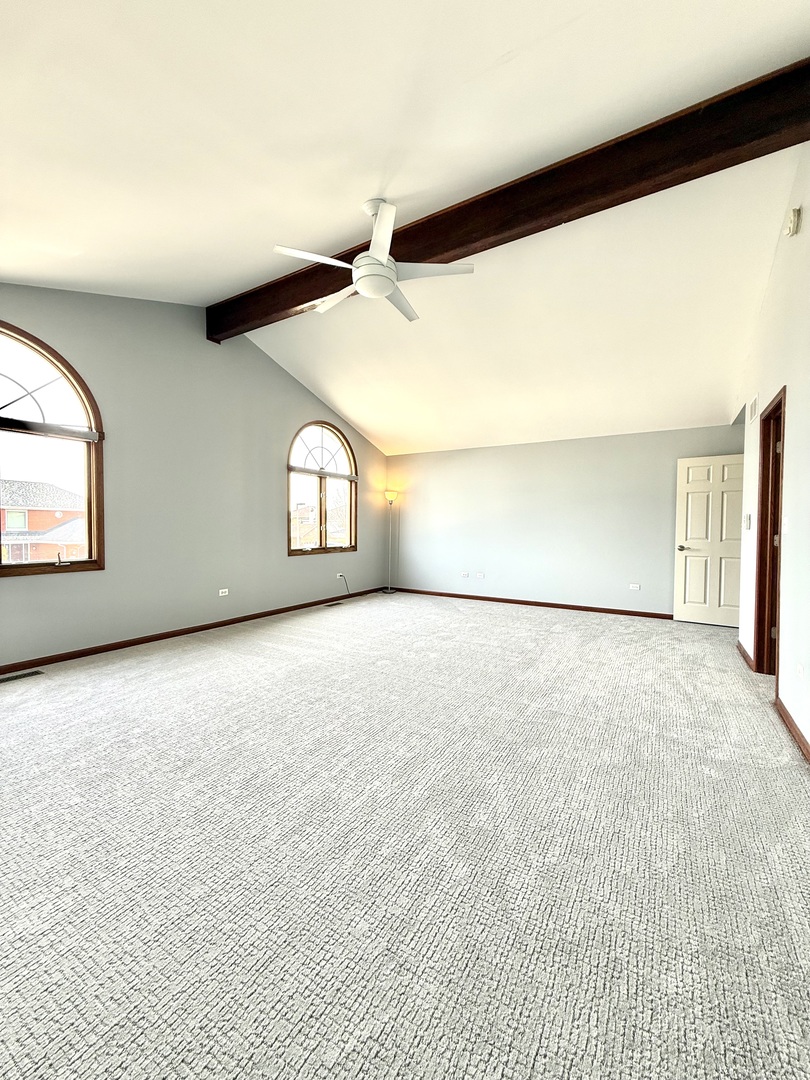 9024 Witham Lane, Woodridge, IL 60517