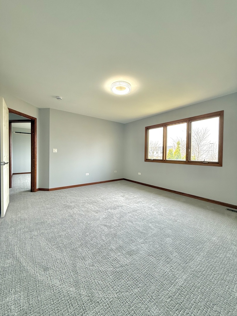 9024 Witham Lane, Woodridge, IL 60517