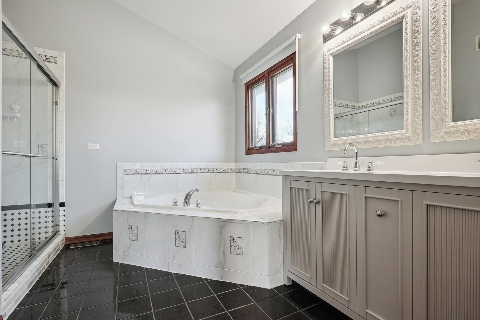 9024 Witham Lane, Woodridge, IL 60517