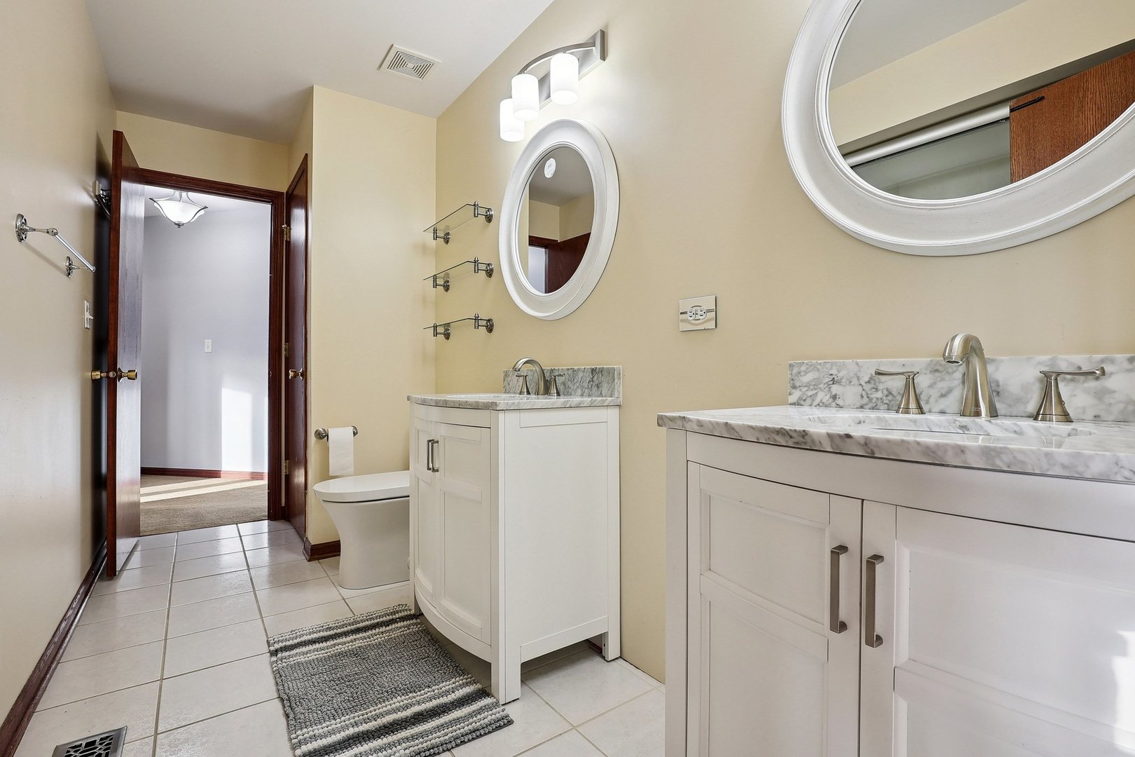 9024 Witham Lane, Woodridge, IL 60517